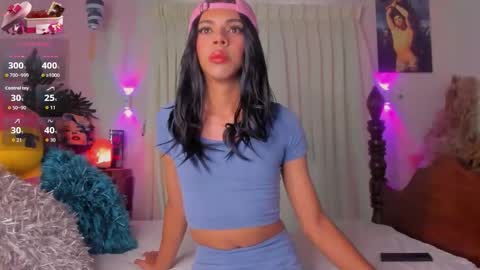 Snapshot of beauty_doll01 chatting on 22, 9, 2025 Leydi  online show from 22, 9, 2025