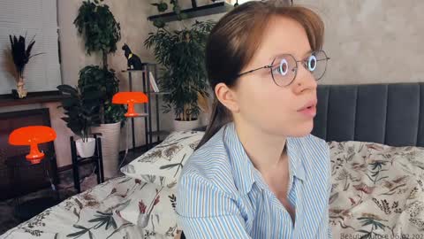 Snapshot of beauty_future chatting on 6, 2, 2025 Nicole online show from 6, 2, 2025