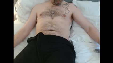 Snapshot of beautysbrit chatting on 8, 3, 2026 BeautysBrit online show from 8, 3, 2026