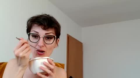 Snapshot of bebacksooon chatting on 14, 3, 2026 Raluca online show from 14, 3, 2026