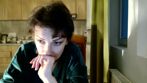 Snapshot of bebacksooon chatting on 15, 4, 2026 Raluca online show from 15, 4, 2026