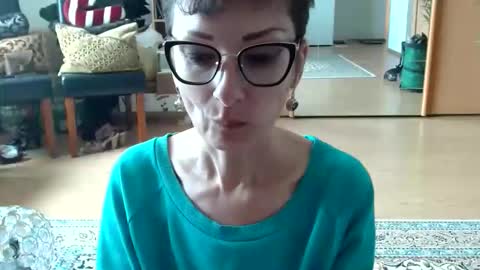Snapshot of bebacksooon chatting on 25, 5, 2026 Raluca online show from 25, 5, 2026