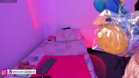 Snapshot of becca_be_ chatting on 6, 5, 2026 Becca is here online show from 6, 5, 2026