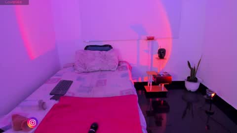 Snapshot of becca_be_ chatting on 9, 6, 2026 Becca is here online show from 9, 6, 2026