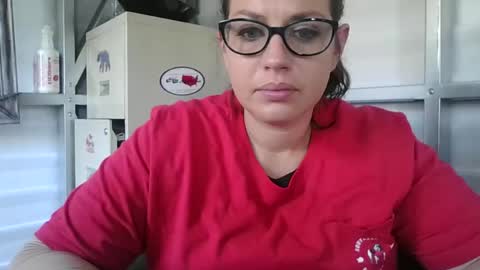 beccabee37 online show from 9, 2, 2026