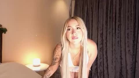 Snapshot of beccajohnson1 chatting on 13, 12, 2025 Becca johnson online show from 13, 12, 2025