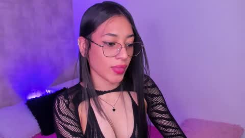 Snapshot of becky__g chatting on 9, 10, 2025 becky__g online show from 9, 10, 2025