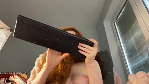 Snapshot of becky_baker chatting on 18, 9, 2025 Lisa guys sorry I have problems with electricity in my city....guys please give me time I will solve all the problems online show from 18, 9, 2025