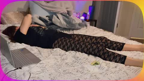 Snapshot of becreative_ chatting on 26, 4, 2026 Peaches Cream online show from 26, 4, 2026