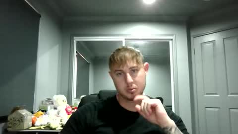 Snapshot of beelzebubxo chatting on 9, 10, 2025 beelzebubxo online show from 9, 10, 2025
