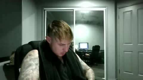 Snapshot of beelzebubxo chatting on 18, 10, 2025 beelzebubxo online show from 18, 10, 2025