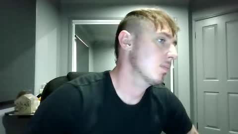 Snapshot of beelzebubxo chatting on 20, 10, 2025 beelzebubxo online show from 20, 10, 2025