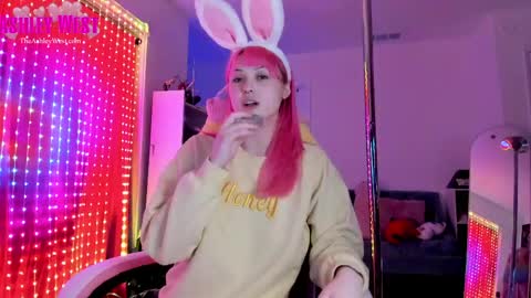 Snapshot of beg4itbaby chatting on 6, 4, 2026 Ashley West online show from 6, 4, 2026