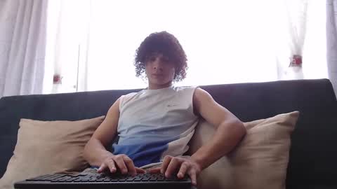 independent model online show from 16, 1, 2025