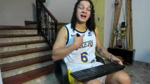 independent model online show from 2, 6, 2026