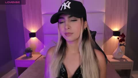 Bella cam online show from 20, 9, 2025