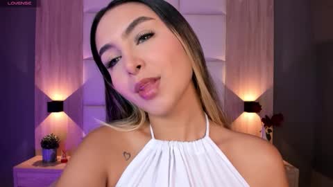 Bella cam online show from 30, 9, 2025