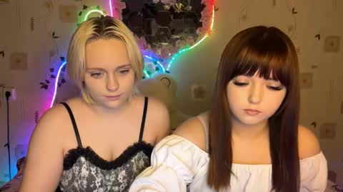 Snapshot of bella_and_alice chatting on 10, 10, 2025 bella_and_alice online show from 10, 10, 2025