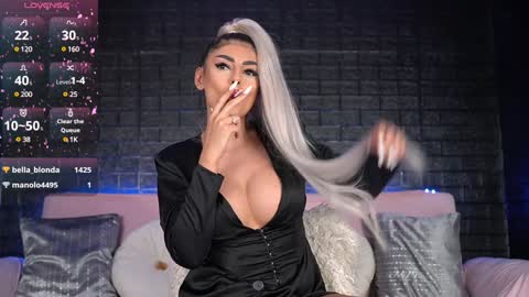 Emma  Bella online show from 30, 1, 2025