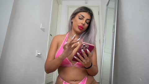 Emma  Bella online show from 25, 9, 2025