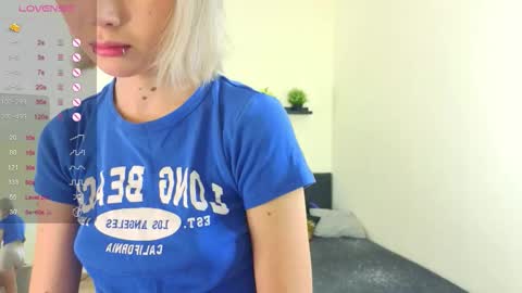 Snapshot of bella_boni chatting on 16, 12, 2025 Sofia online show from 16, 12, 2025