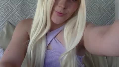 Snapshot of bella_bubble chatting on 3, 10, 2025 bella_bubble online show from 3, 10, 2025