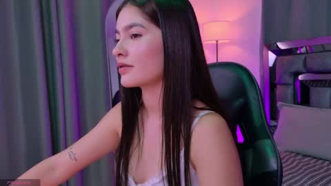 Snapshot of bella_clark2 chatting on 25, 4, 2026 Bella online show from 25, 4, 2026
