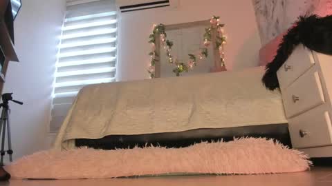 Snapshot of bella_desi chatting on 20, 3, 2026 Dessi online show from 20, 3, 2026