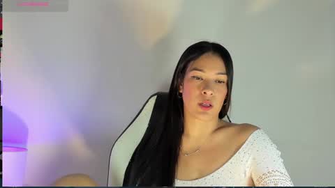 Snapshot of bella_hadid1_ chatting on 16, 2, 2025 Laura online show from 16, 2, 2025