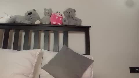 Bella next stream December 2 at 9pm gmt online show from 30, 11, 2025