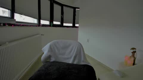 Snapshot of bella_hot77 chatting on 1, 4, 2026 Anna online show from 1, 4, 2026