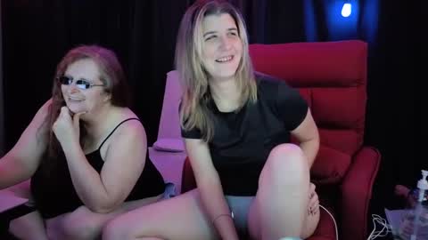 Bella James online show from 15, 9, 2025