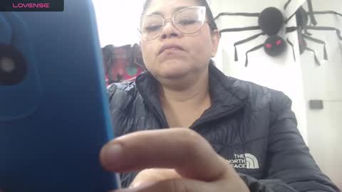Snapshot of bella_lady_1_ chatting on 21, 10, 2025 lady online show from 21, 10, 2025
