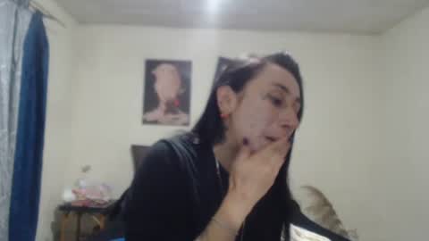 Snapshot of bella_luna34 chatting on 18, 4, 2026 bella_luna34 online show from 18, 4, 2026