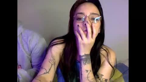 Snapshot of bella_mc chatting on 19, 4, 2026 bella_mc online show from 19, 4, 2026