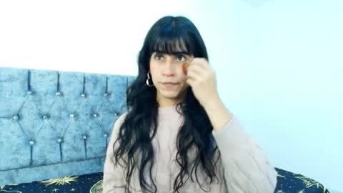 Bella online show from 15, 9, 2025