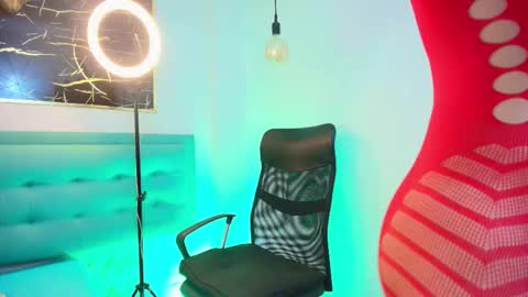     online show from 13, 12, 2025