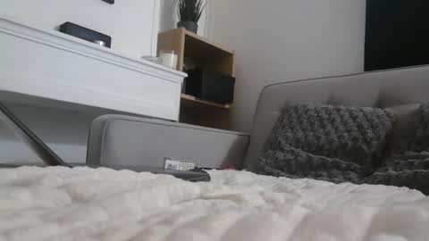 Snapshot of bella_sexy_feet chatting on 4, 3, 2025 bella_sexy_feet online show from 4, 3, 2025