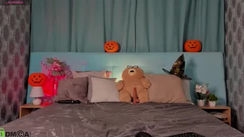 Snapshot of bella_stewartt chatting on 31, 10, 2025 Bella online show from 31, 10, 2025