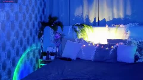 Snapshot of bella_stewartt chatting on 12, 11, 2025 Bella online show from 12, 11, 2025