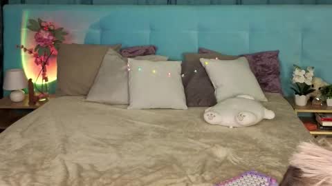 Snapshot of bella_stewartt chatting on 14, 11, 2025 Bella online show from 14, 11, 2025