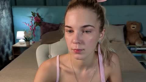 Snapshot of bella_stewartt chatting on 21, 11, 2025 Bella online show from 21, 11, 2025