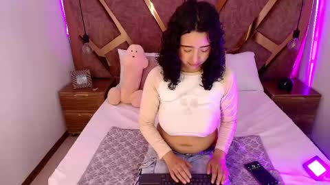 Snapshot of bella_swwan_ chatting on 24, 5, 2026 Bella Swwan online show from 24, 5, 2026