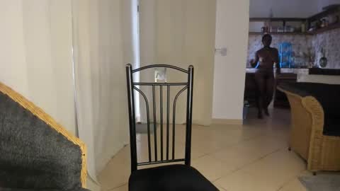 Snapshot of bella_thequeen chatting on 19, 2, 2025 Bella sweetpea online show from 19, 2, 2025