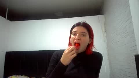 Snapshot of bella_thorne1999 chatting on 4, 7, 2026 bella_thorne1999 online show from 4, 7, 2026