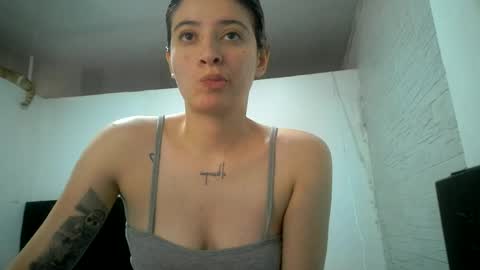 Snapshot of bella_thorne1999 chatting on 7, 7, 2026 bella_thorne1999 online show from 7, 7, 2026