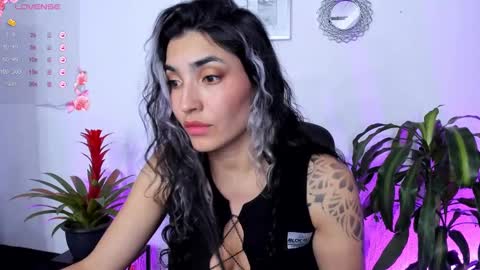 Snapshot of bella_thorne3 chatting on 19, 1, 2025 Bella online show from 19, 1, 2025