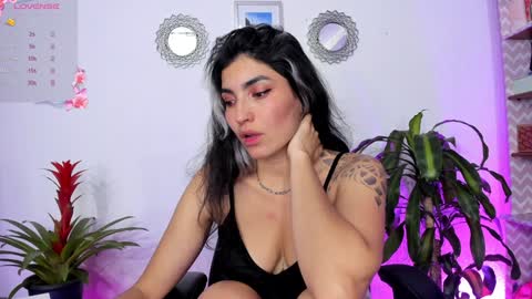 Snapshot of bella_thorne3 chatting on 30, 1, 2025 Bella online show from 30, 1, 2025