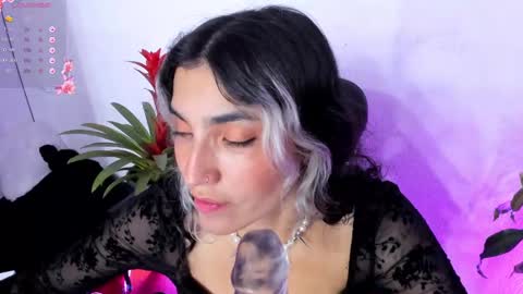 Snapshot of bella_thorne3 chatting on 7, 2, 2025 Bella online show from 7, 2, 2025