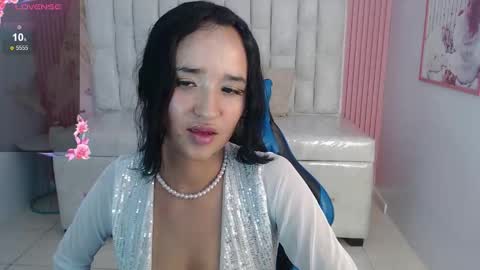 Snapshot of bella_vibes_s chatting on 24, 10, 2025 Bella online show from 24, 10, 2025